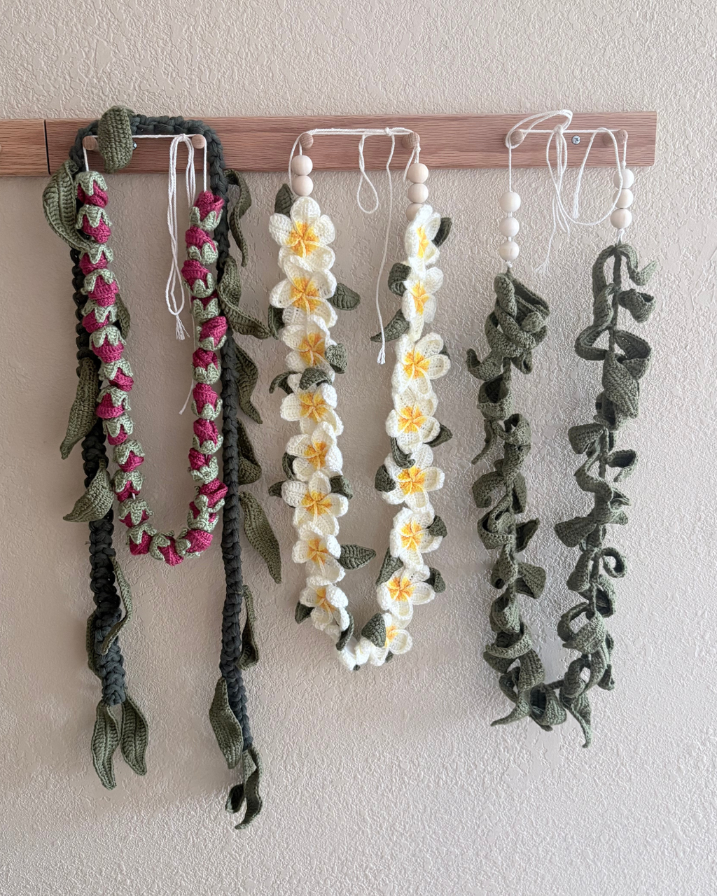 Rose Bud Crochet Lei