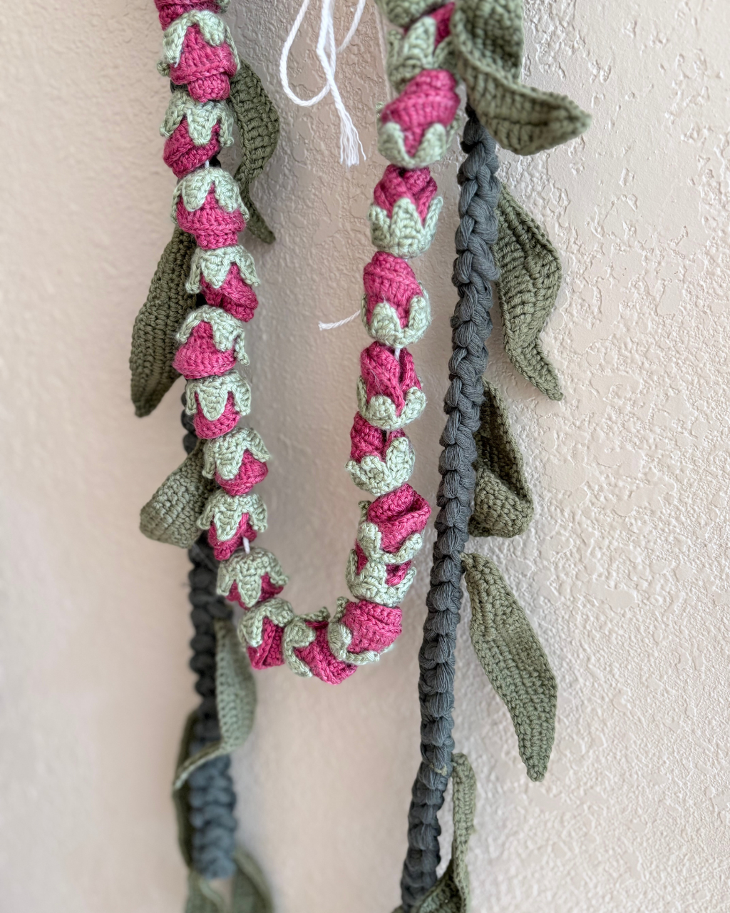 Rose Bud Crochet Lei